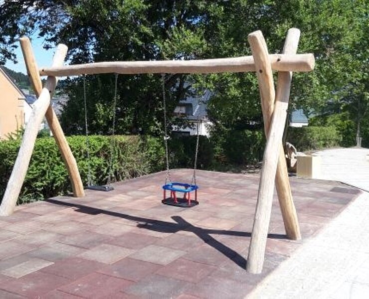 Ehrenfriedersdorf - Spielplatz Lange Gasse (Schaukel) ()