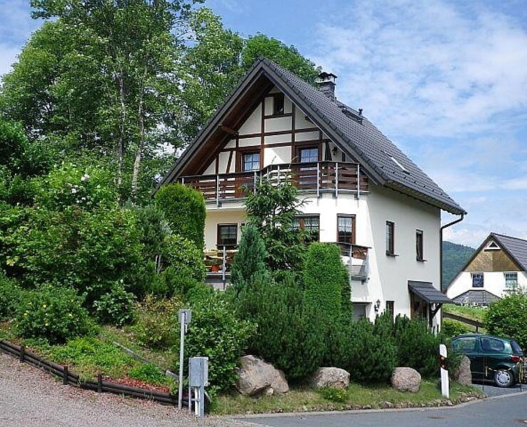 Haus mit Garten ()