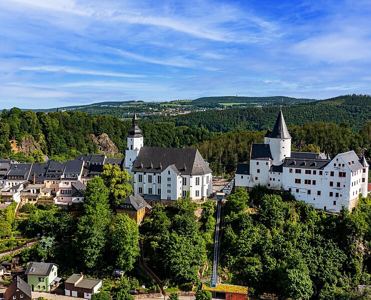Schwarzenbergs Wahrzeichen St. Georgenkirche und Schloß (Dirk Rückschloß - pixore photography)
