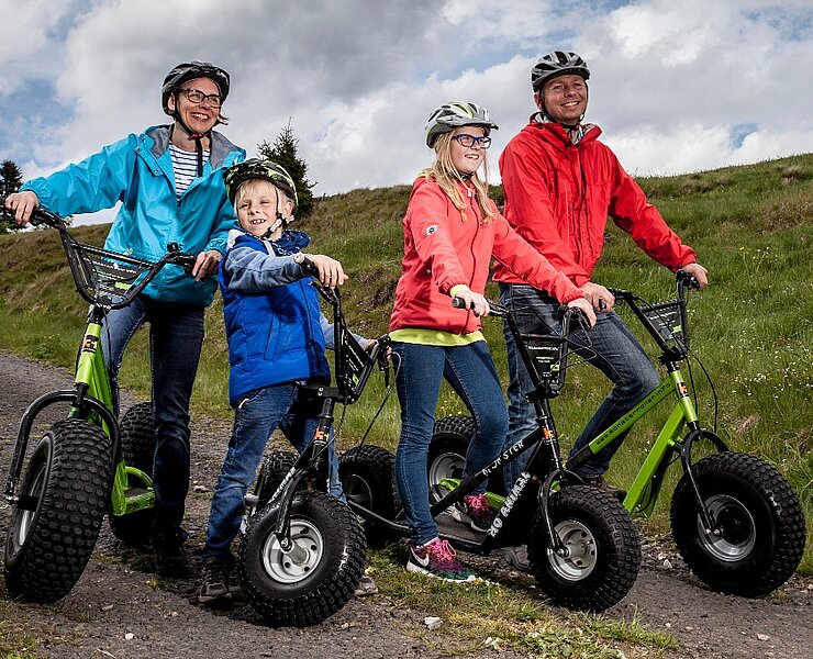 Monsterroller fahren in Oberwiesenthal ()
