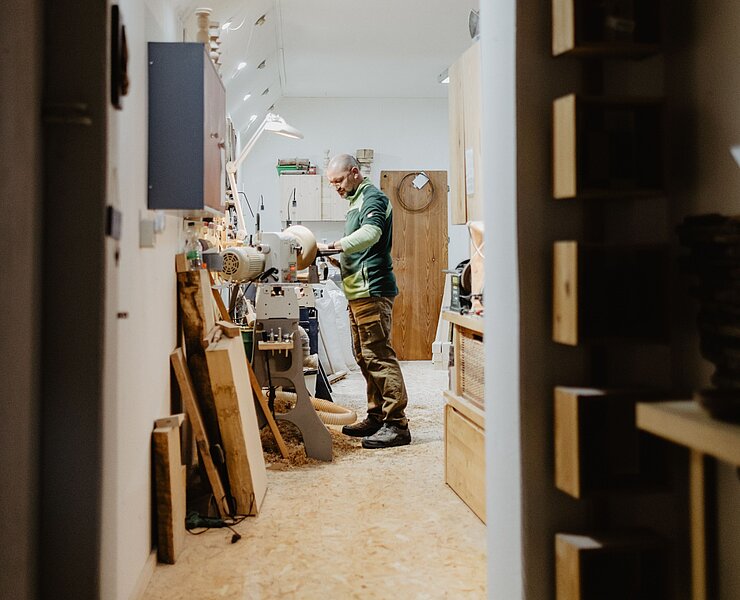 Holz & Kunst erleben Lars Neubert in Schneeberg (Tourismusverband Erzgebirge e.V. | Anna Schalling)