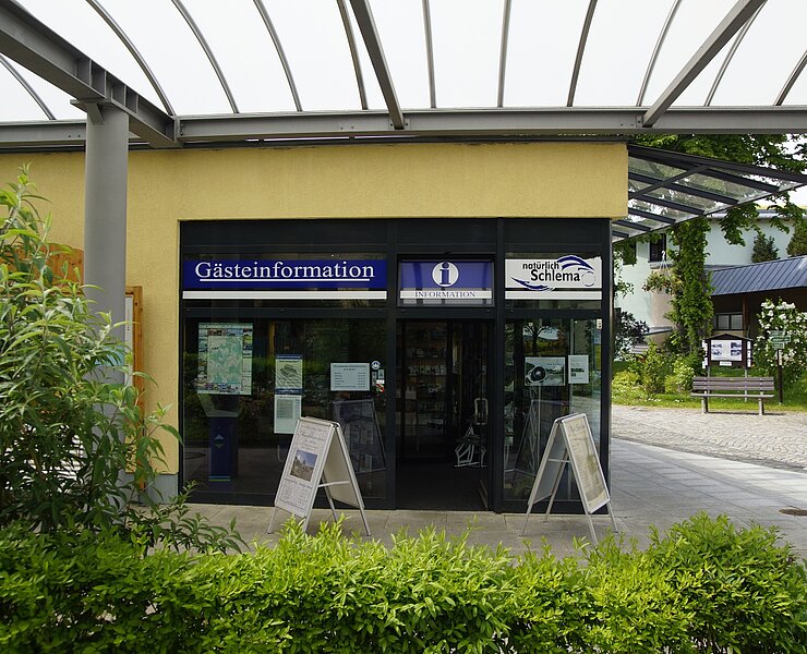 Eingang Gästeinformation ()