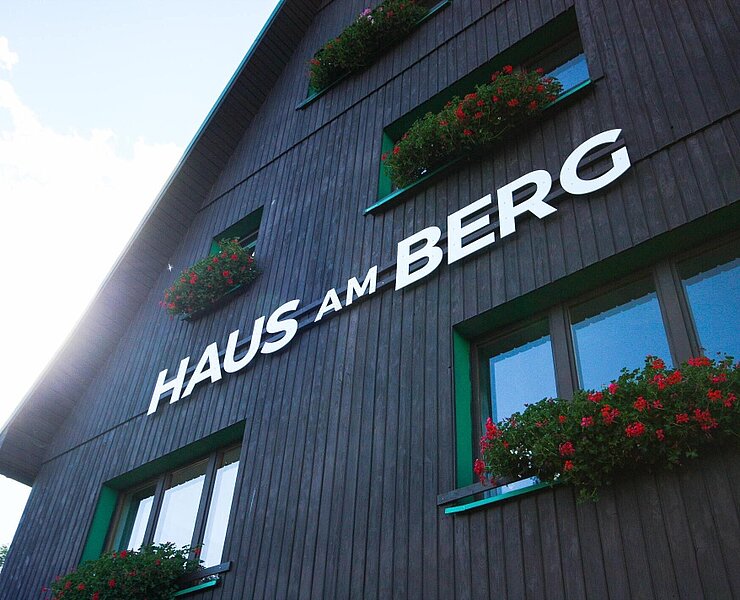 Haus am Berg ()