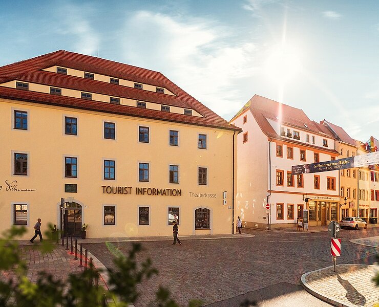 Tourist Information Freiberg am Schloßplatz (Silberstadt® Freiberg_Albrecht Holländer Artworks)