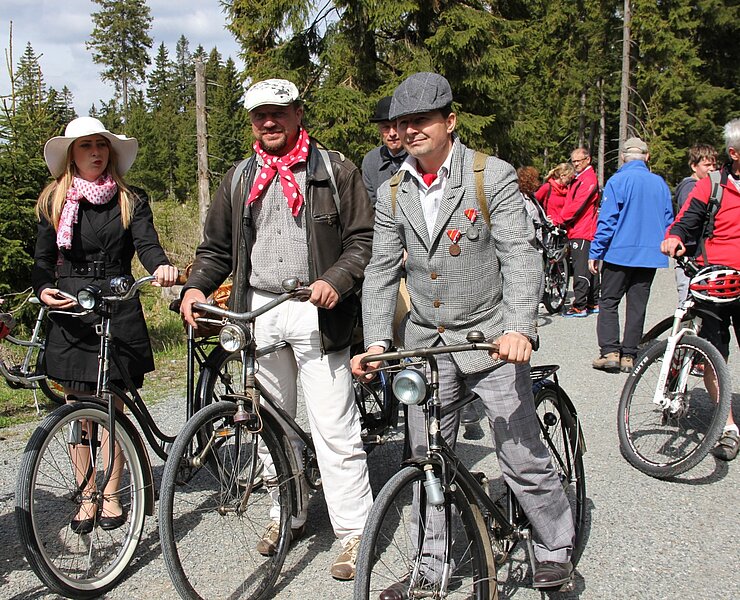 historische Radler zum Radlerfest am Grenzpass ()
