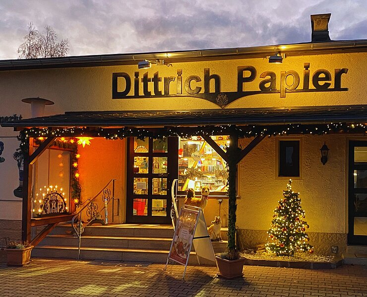 Fachgeschäft für erzgebirgische Volkskunst Dittrich Papier in Mittweida ()