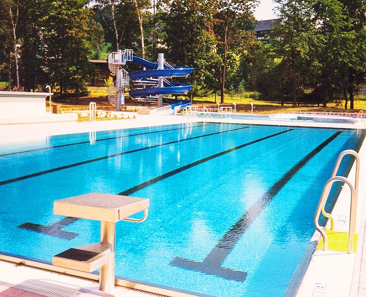 Freibad Neuhausen (Undine Weise, Gemeinde Neuhausen)