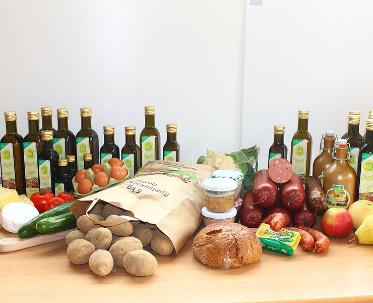 Produkte vom eigenen Hof, Agrargenossenschaft Bergland Clausnitz ()