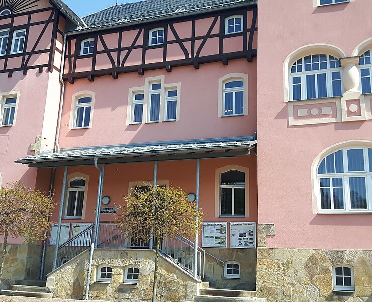 Touristinformation im Rathaus Neuhausen (Undine Weise, Gemeinde Neuhausen)
