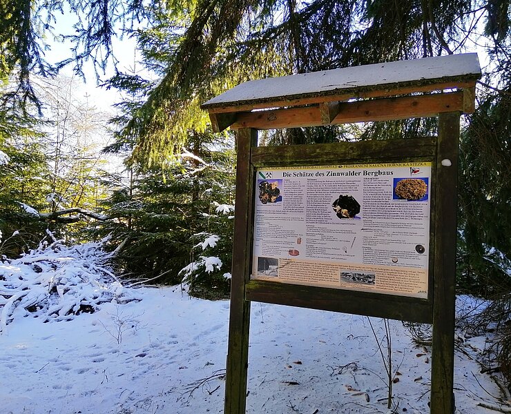 Grenzüberschreitender Bergbaulehrpfad - Infotafel ()