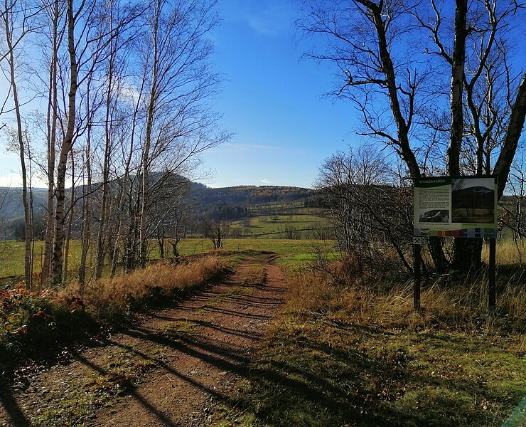 Geisingbergblick - Bergbaulehrpfad Bärenstein ()