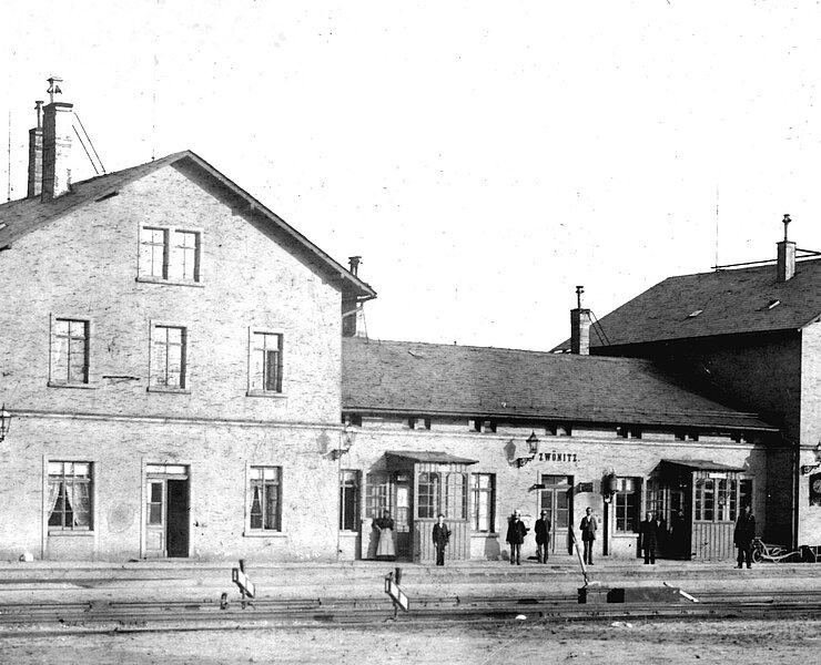 Bahnhofsgebäude Zwönitz mit Erweiterungsbau 1903 (Stadt Zwönitz)