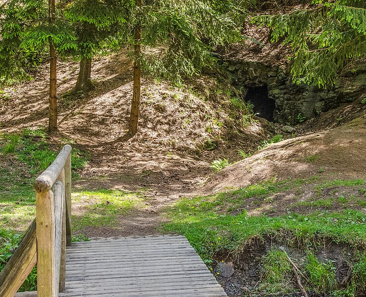Karl May Höhle ()