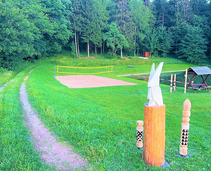 Motivmeilenstein Hase Origami am Naturbad Schönfeld (Gemeinde Hermsdorf )