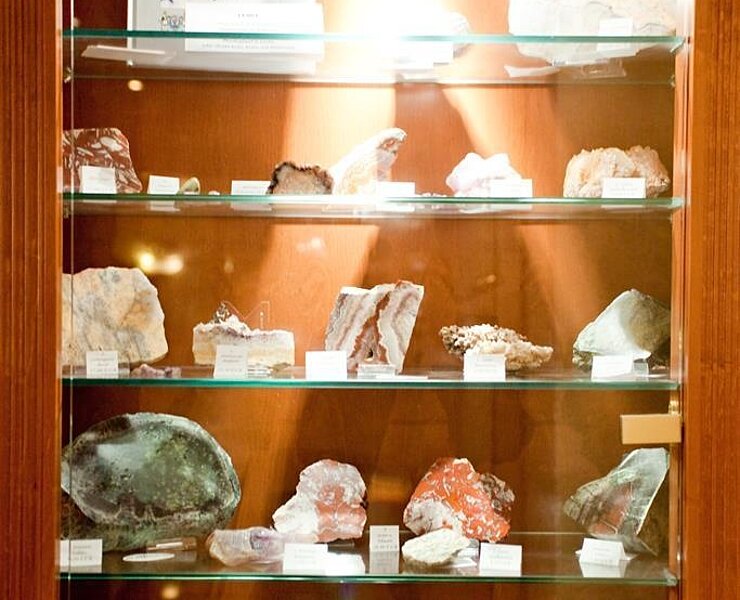 Mineralien und Holzkunst Shop ()