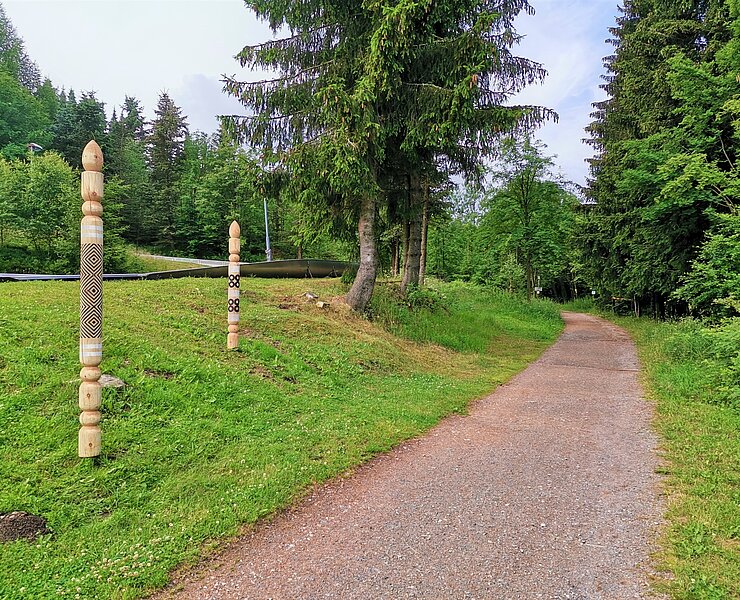 BLOCKLINE Meilensteine an der Sommerrodelbahn Altenberg (Stadt Altenberg/Marcel Reuter )