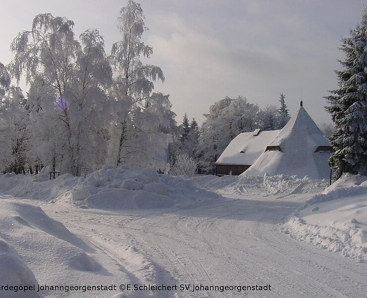 Winterlicher Pferdegöpel Johanngeorgenstadt (E.Schleichert)