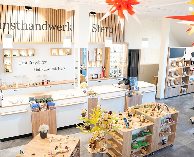 Fachgeschäft für erzgebirgische Holzkunst Kunsthandwerk am Stern in Neukirchen (Celine Lubojanski)