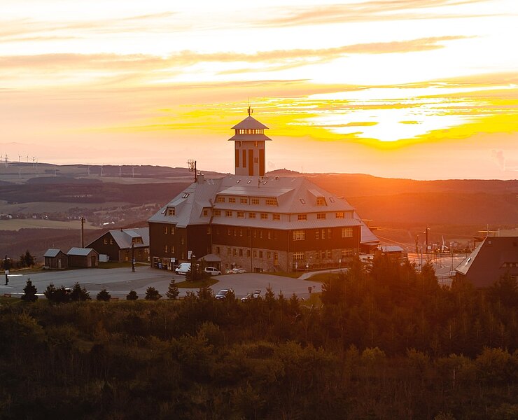 Fichtelberghaus_sunrise_air-3 ()