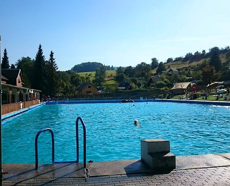 Freibad Lauter ()