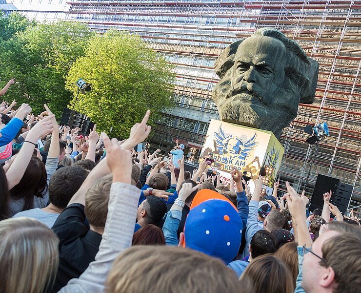 Das Open-Air-Konzert "Am Kopp" am Karl-Marx-Monument (Katrin Moraske)