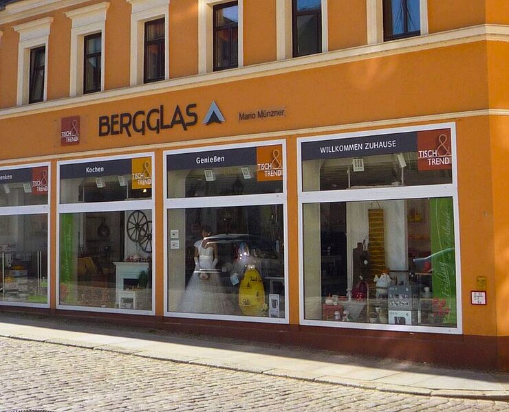 Fachgeschäft für erzgebirgische Volkskunst Bergglas in Schwarzenberg ()