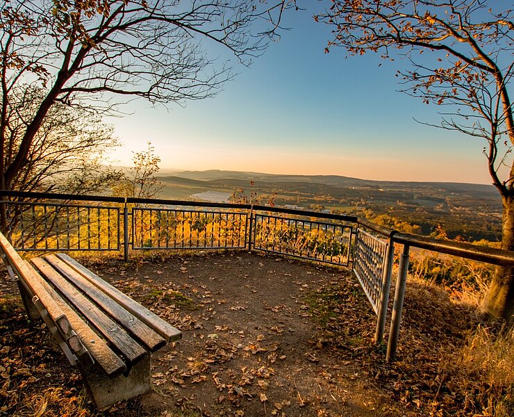 Ausblick vom Scheibenberg mit Bank ()