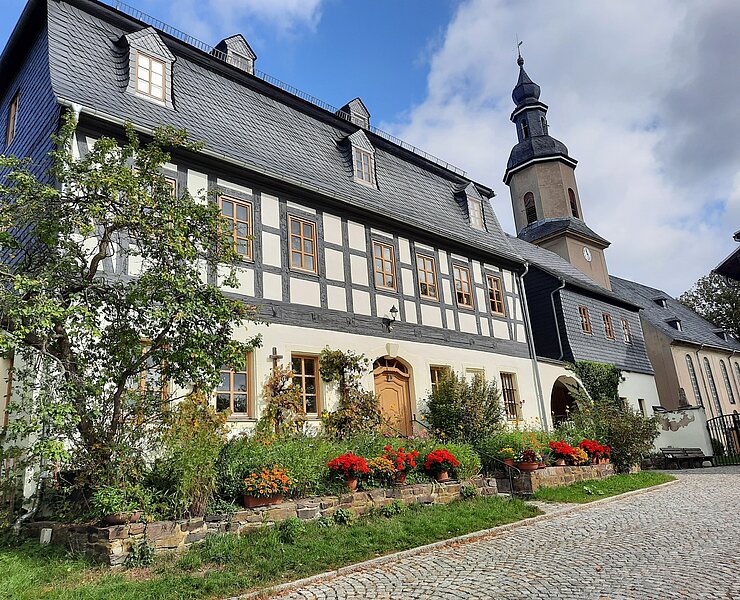 Kirche und Fachwerkhaus Wildbach ()