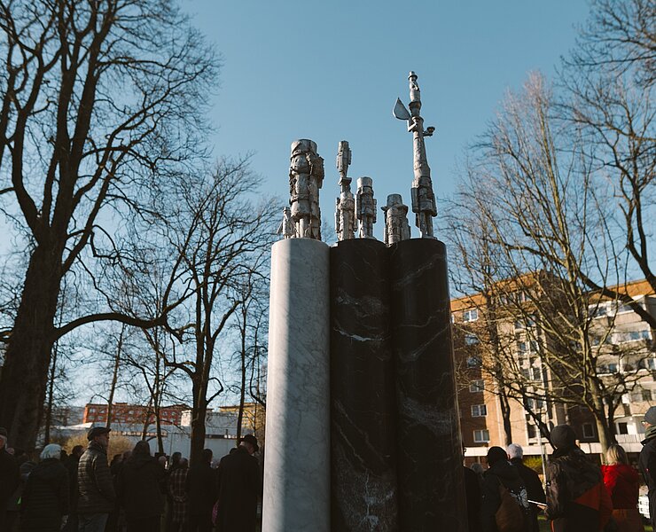 Osmar Osten: Oben-Mit (oder: Ein Denkmal für die guten Geister meiner Heimat), 2024, Courtesy: Osmar Osten, Foto: Johannes Richter (Johannes Richter / radar studios)