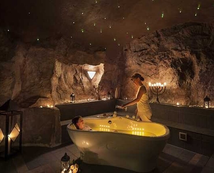 Wellnessbereich "Jungbrunnen" - Fürstenbad (Fouad Vollmer Werbeagentur)
