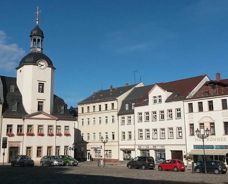 Markt in Glauchau mit Rathaus der Stadt ()