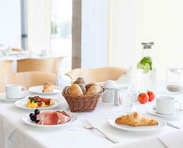 BEST_WESTERN Hotel Lichtenwalde Frühstück ()