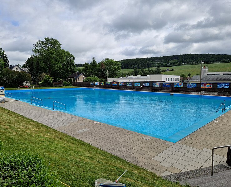 Schwimmbecken Crottendorf (Sebastian Martin, Gemeinde Crottendorf mit OT Walthersdorf)