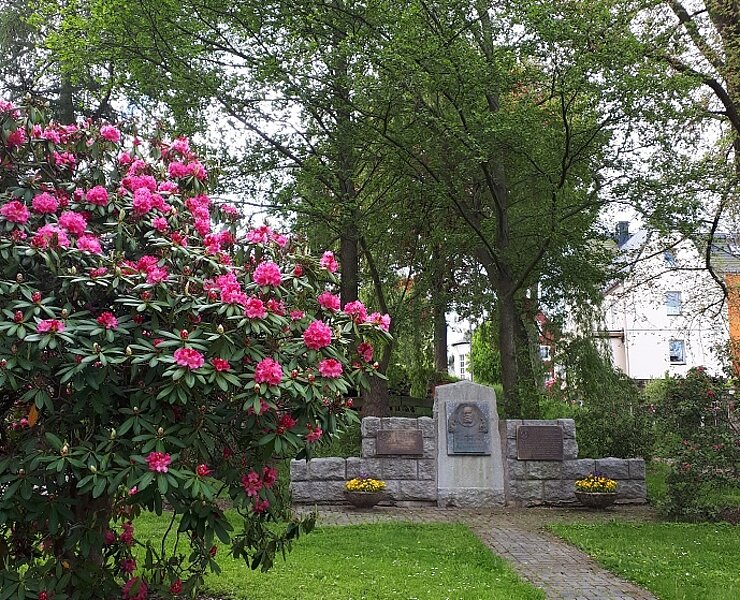 Richard Friedrich Park - Gedenktafel (Koordinator Städtebund Silberberg)