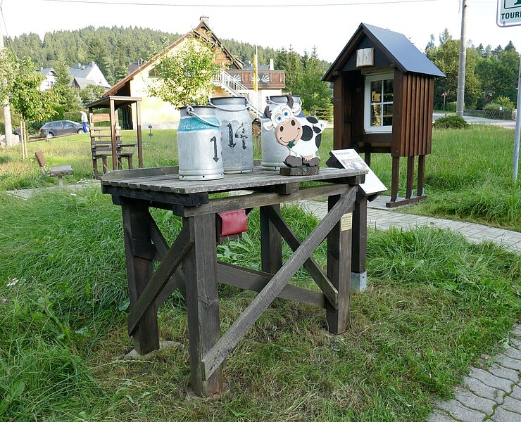 Bücherbox/ Milchsammelstelle (TI ReBi)