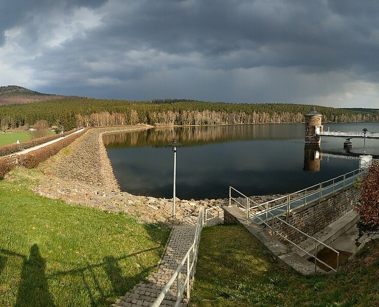 Talsperre Cranzahl mit Berg Bärenstein (A.Borrmann)