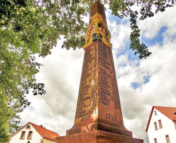 Distanzsäule am Stadttor in Geithain (Gotthard Ladegast)