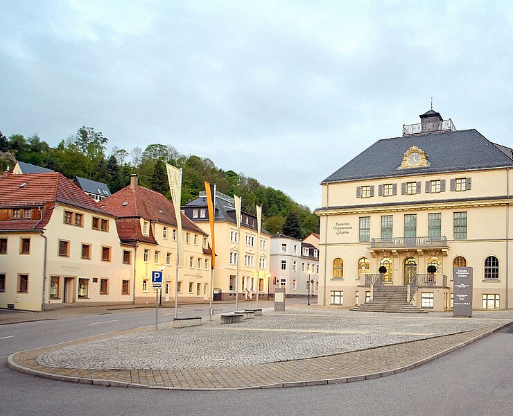 Uhrenmuseum von außen (Deutsches Uhrenmuseum Glashütte)