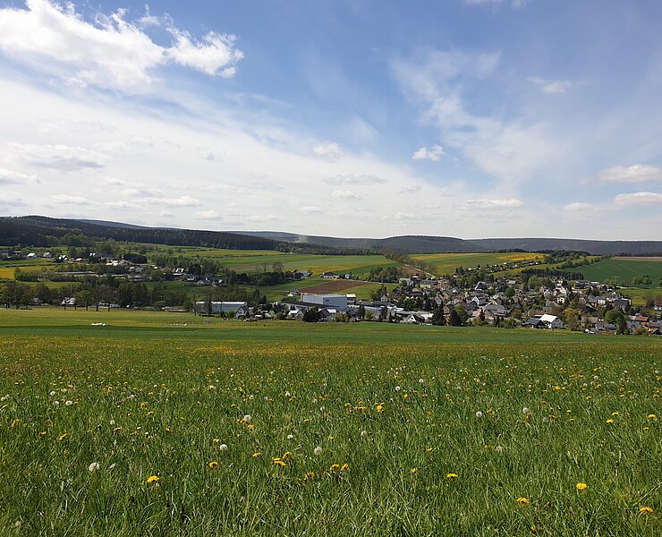 Blick vom Schießberg Richtung Markersbach / Rundwanderweg Crottendorf ()