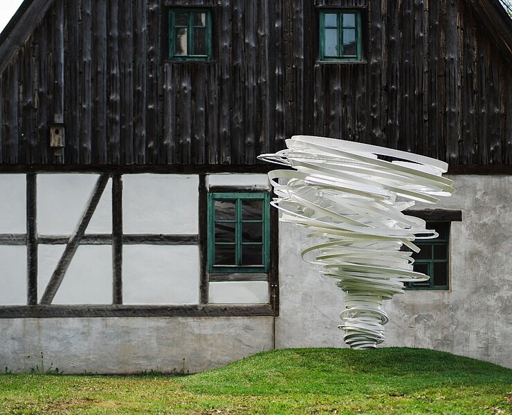© Alice Aycock, Twister Again, 2022; Courtesy: Galerie Thomas Schulte (Ernesto Uhlmann)