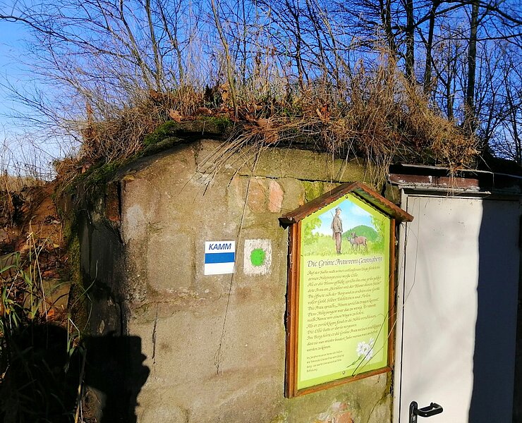 Jungfernbrunnen "Die Grüne Frau vom Geisingberg" ()