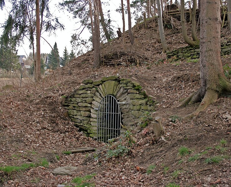 Bergbaulandschaft Schneeberg / Sauschwart Fundgrube - Mundloch des Griefner Stolln (WFE GmbH, Annaberg-Buchholz)