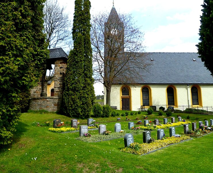 Peter Pauls Kirche Hallbach (Birgit Frauenstein)