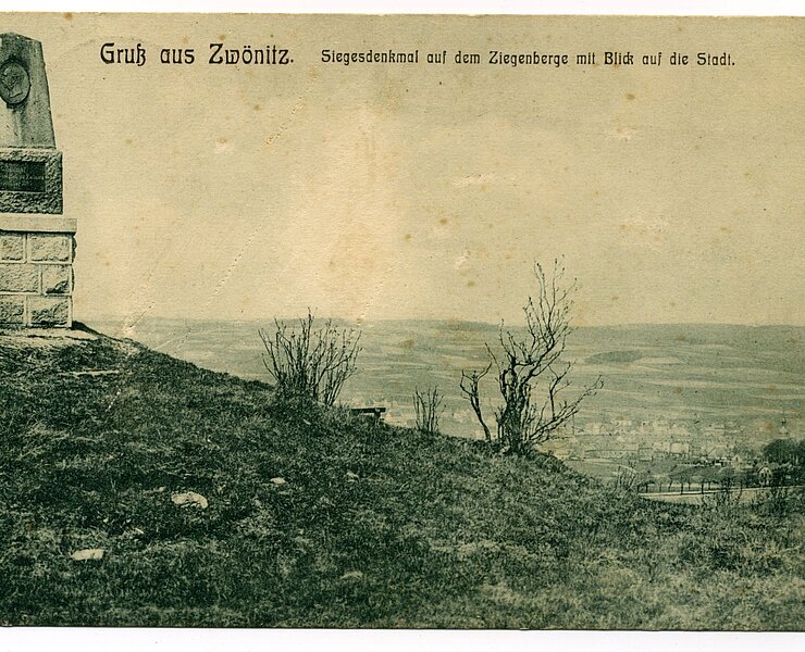 Postkarte mit dem Denkmal auf der weithin sichtbaren Kuppe des Ziegenberges (Stadt Zwönitz)
