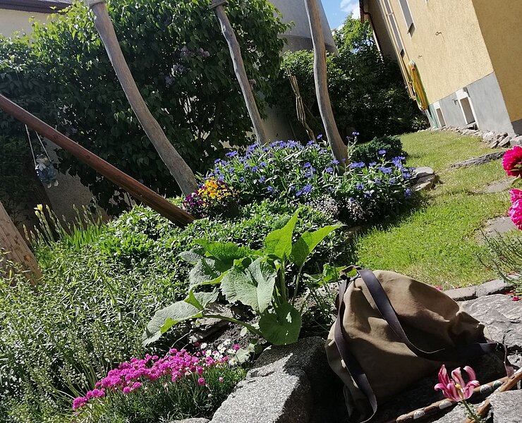 Biergarten liebevoll gestaltet ()