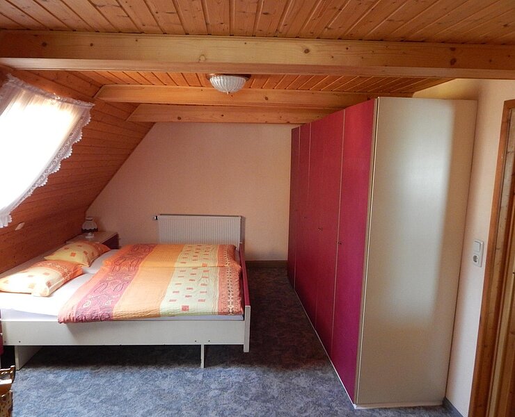 Schlafzimmer 1 ()