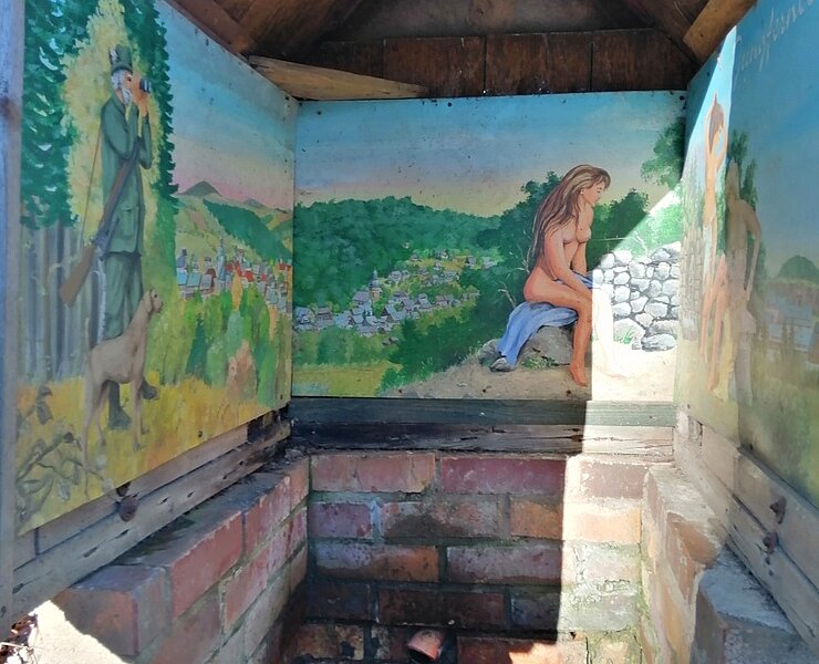 Jungfernbrunnen "Die Grüne Frau vom Geisingberg" ()