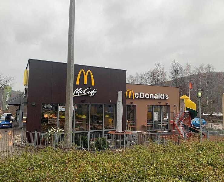Mc Donalds am Stadion (Ines Schieck)