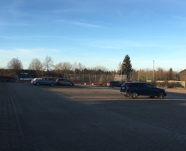 Parkplatz am Sportplatz ()